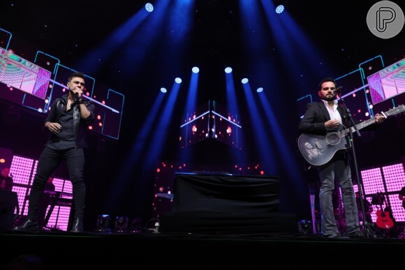 Zezé Di Camargo e Luciano apresentaram os grandes hits da carreira em um show de quase duas horas