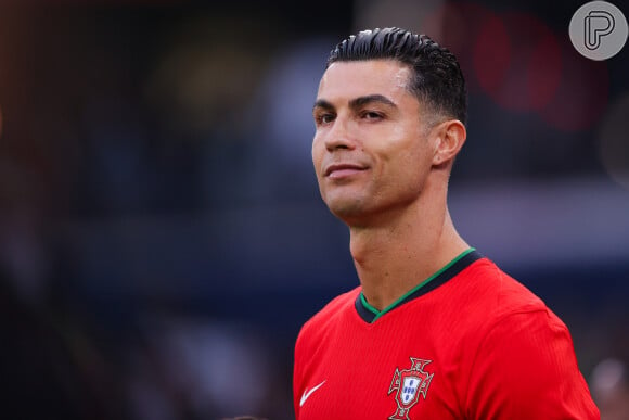 Cristiano Ronaldo teria se comprometido a pagar para Georgina uma pensão mensalmente no valor de 100 mil euros, o equivalente a R$ 615 mil na cotação atual