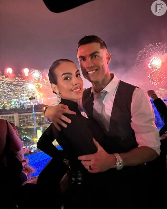 Cristiano Ronaldo e Georgina Rodríguez assinaram um acordo prévio em caso de separação. Quem traz a suposta informação à tona é o canal português TV Guia