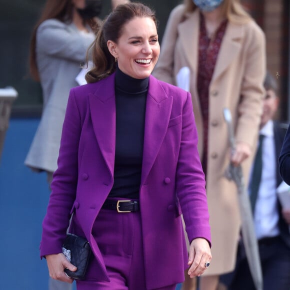 O roxo também pode significar a cor da realeza, como é o caso de Kate Middleton.