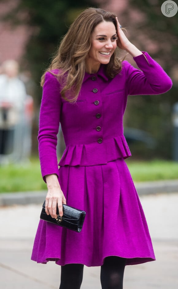 Kate Middleton também já usou roxo para homenagear a Rainha Elizabeth II.