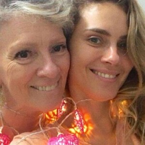 Mãe de Carolina Dieckmann morreu enquanto dormia, em 2019