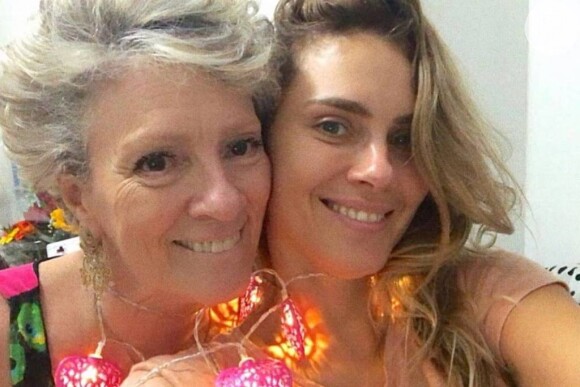 Mãe de Carolina Dieckmann morreu enquanto dormia, em 2019