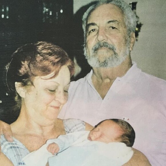 Carolina Dieckmann resgatou diversas fotos da avó para homenageá-la 