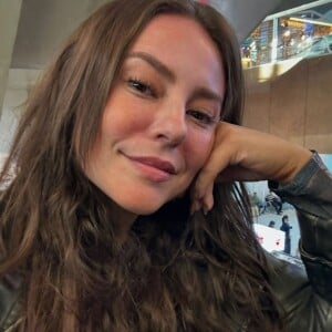 "Hoje, minha selfie corajosa é para comemorar o fim dos filtros de usuários no Instagram", escreveu Paolla Oliveira na legenda