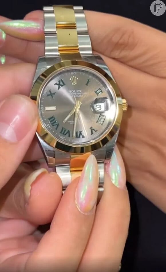 Deolane Bezerra também já exibiu um Rolex estimado em 17 mil dólares, o equivalente a R$ 95 mil na atual cotação