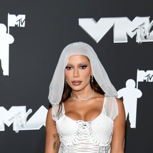 Anitta foi a sensação do VMA nesta semana com um look polêmico e grande apresentação de funk