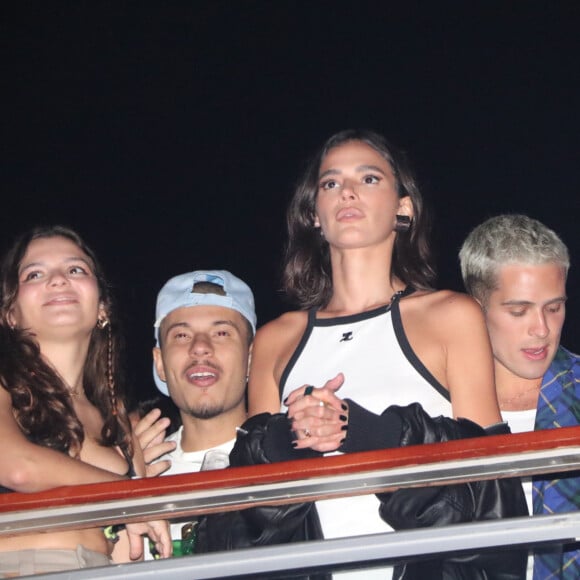 Bruna Marquezine e João Guilherme marcaram presença no Rock in Rio nesta sexta-feira (13)