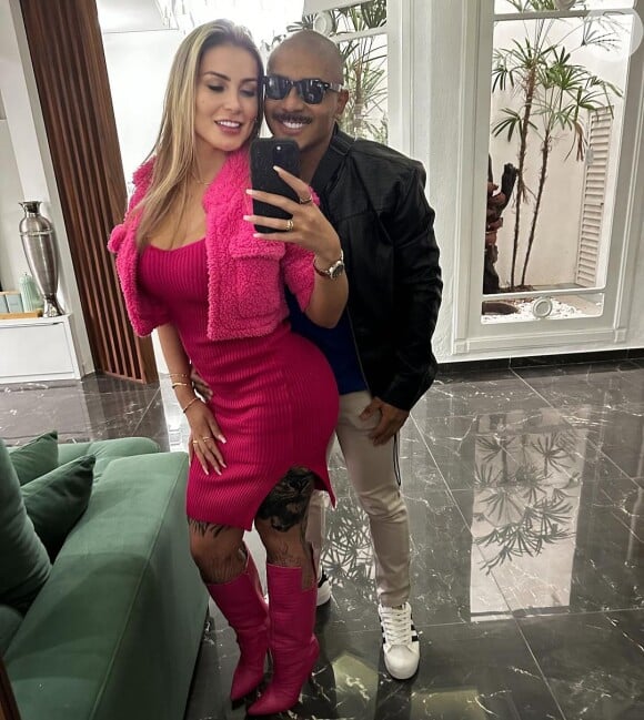 Andressa Urach é namorada de Lucas Ferraz, com quem assinou 'contrato de namoro'