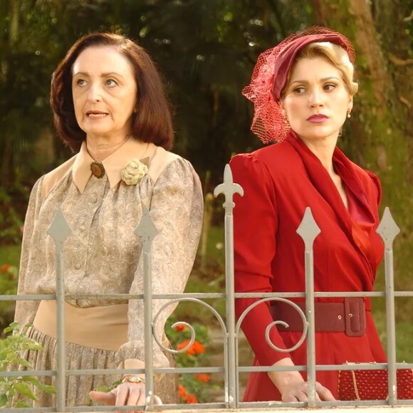 Final da novela 'Alma Gêmea' tem castigo para as vilãs Débora (Ana Lúcia Torre) e Cristina (Flávia Alessandra)