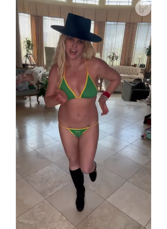 Com o biquíni abaixado no limite, Britney Spears dançou a música 'Issues', de Julia Michaels