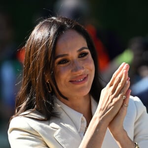 Segundo relatos de ex-funcionários de Meghan Markle, ela é um 'demônio', e tem um comportamento severo e exigente, como chefe.