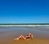 Yasmin Brunet atualizou seu perfil do Instagram com novas fotos belíssimas curtindo um verdadeiro paraíso na praia