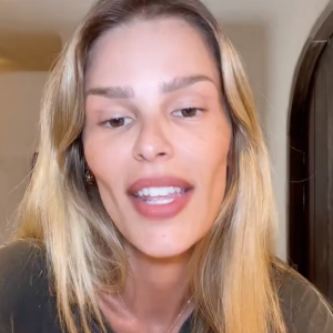 Yasmin Brunet publicou um vídeo em seu TikTok fazendo um 'arrume-se comigo' para curtir um dia de praia na Bahia