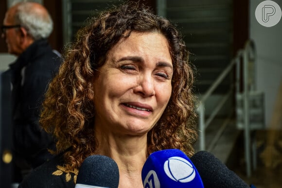 Fátima Sampaio se emociona na despedida de Cid Moreira