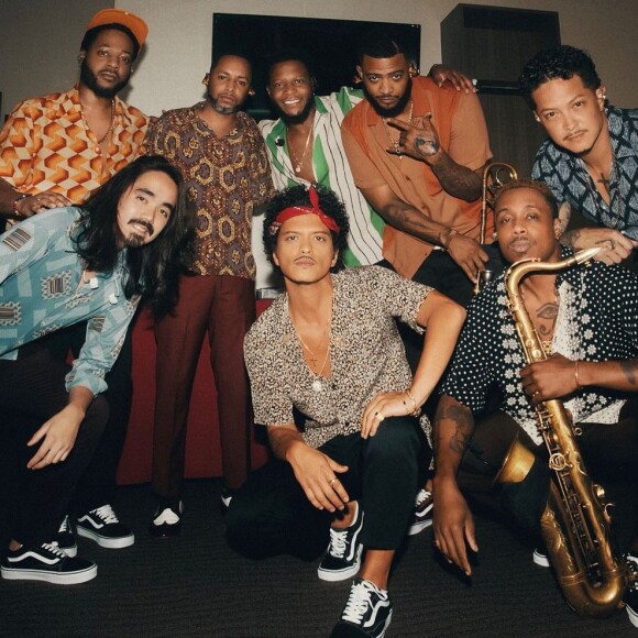 Bruno Mars convidou Mateus Asato para fazer parte de sua banda em 2019