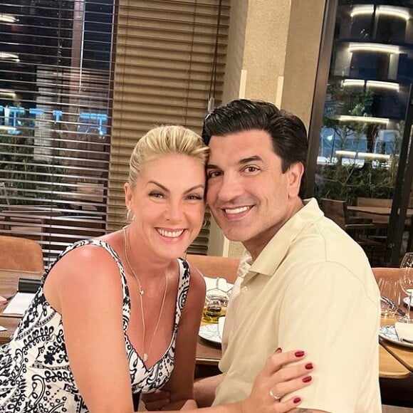 Ana Hickmann e Edu Guedes abriram detalhes da intimidade em um vídeo publicado no YouTube