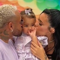 Dois looks, joias, decoração luxuosa e mais! Os detalhes do aniversário de Mavie, filha de Neymar e Bruna Biancardi