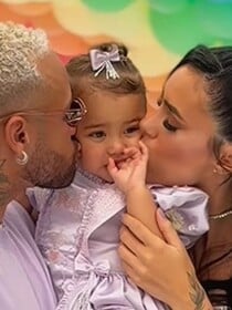 Dois looks, joias, decoração luxuosa e mais! Os detalhes do aniversário de Mavie, filha de Neymar e Bruna Biancardi