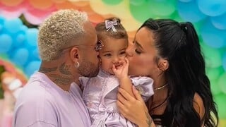 Dois looks, joias, decoração luxuosa e mais! Os detalhes do aniversário de Mavie, filha de Neymar e Bruna Biancardi