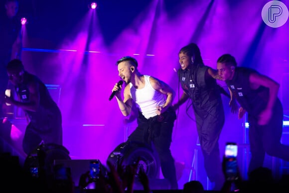 Sandy surge ao lado do ex-marido e se diverte em show do irmão, Júnior, em São Paulo. Veja fotos!