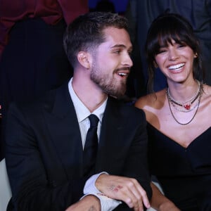 Bruna Marquezine e João Guilherme gargalham juntos em lançamento de 'Amor da Minha Vida'