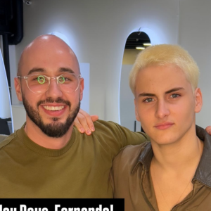 Aos 15 anos, Davi abandona cachos e adota cabelo platinado