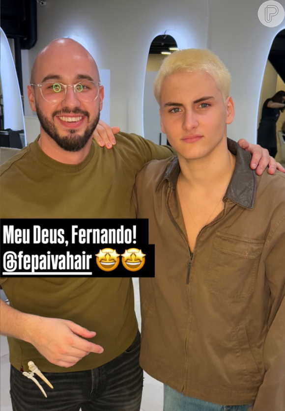 Aos 15 anos, Davi abandona cachos e adota cabelo platinado