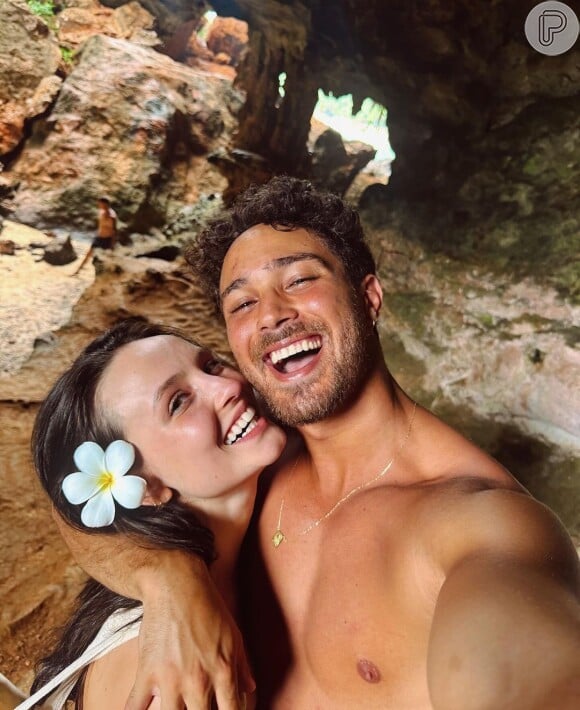 Larissa Manoela e André Luiz surgiram em uma caverna em um post recente no Instagram