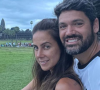 Casados? Carol Barcellos e Marcelo Courrege exibem aliança iguais e reforçam oficialização da união após escândalo