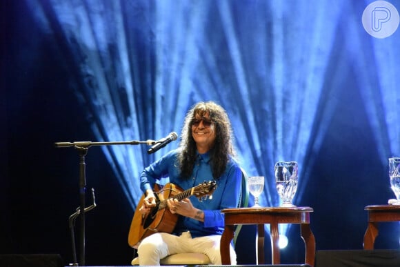 Luiz Caldas é quem canta o tema de abertura da novela 'Tieta'