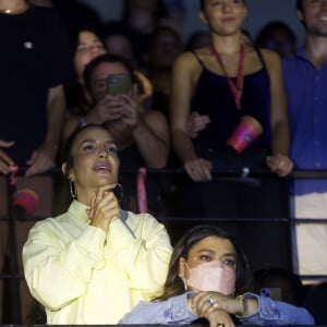 Ivete Sangalo e Preta Gil prestigiaram show de Liniker, visivelmente emocionadas