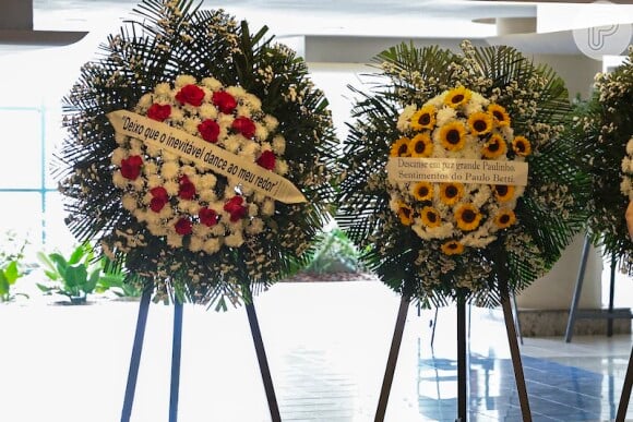 Paulo Betti, ex-cunhado de Paulo Giardini, enviou coroas de flores para o velório