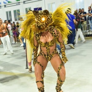 Paolla Oliveira se vestiu de onça no carnaval 2024 para o desfile da Grande Rio