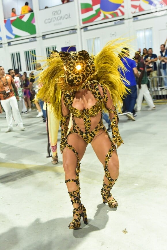 Paolla Oliveira se vestiu de onça no carnaval 2024 para o desfile da Grande Rio