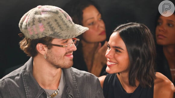 'Bruna Marquezine é uma mulher admirável': eleito Homem do Ano, João Guilherme exaltou a namorada em premiação