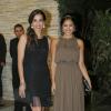 Tania Khalill e Yanna Lavigne, irmãs em 'Salve Jorge', posaram juntas na porta do casamento da assessora de imprensa Mariana Nogueira