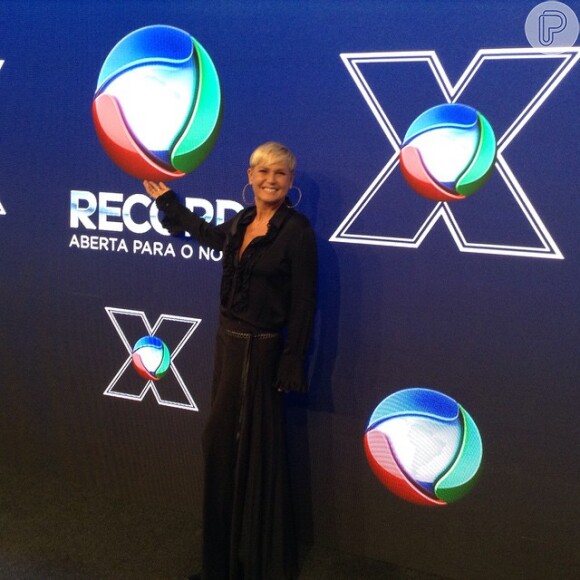 Xuxa assinou contrato com a Record na última quinta-feira, quando foi apresentada oficialmente na emissora