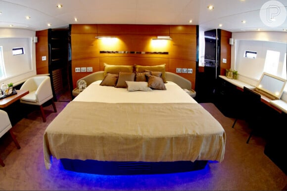 O novo iate de Luciano Huck tem quatro suites luxuosas, conforme é possível perceber no site da Schaefer