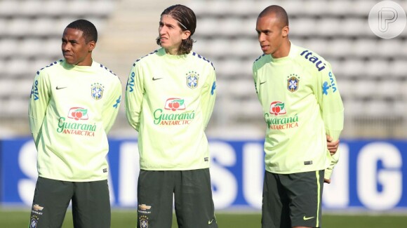 O treinamento da Seleção Brasileira aconteceu no estádio Sébastien Charléty, em Paris, na França