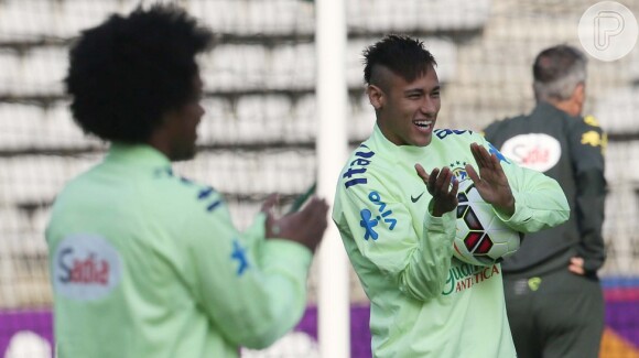 A Seleção Brasileira foi dividida em duas equipe e o grupo de Neymar fez de um trabalho regenerativo com o fisioterapeuta Odir de Souza e o preparador físico Anderson Paixão