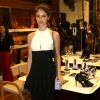 Laura Neiva marca presença em noite de lançamento de coleção de moda em São Paulo