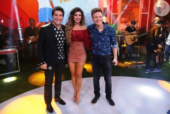 Paula Fernandes cantou com Daniel e Michel Teló na final do 'BBB15'