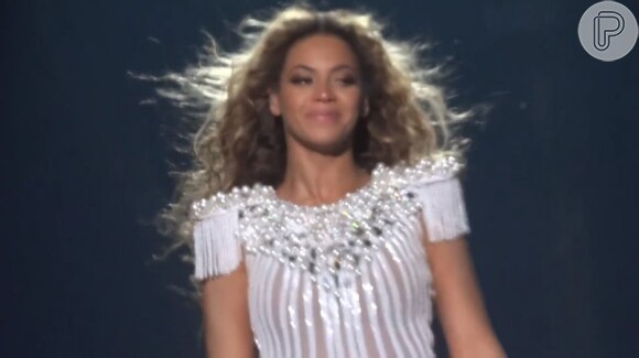 Beyoncé se emociona ao conversar com os fãs da Bélgica, após cancelar um dos shows no país