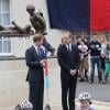 Príncipe William participa de evento com príncipe Harry