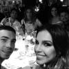 Di Ferrero postou uma foto na qual aparece com Mariana Rios, o casal Bruno Gagliasso e Giovanna Ewbank, Fernanda Paes e o amigo Felipe Solari
