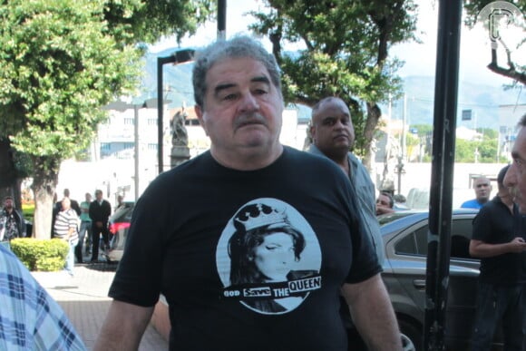 Otávio Augusto no velório do diretor Roberto Talma, no Rio