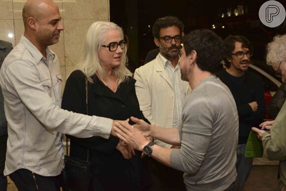 Vera Holtz também se despediu do ator e diretor Antonio Abujamra em velório no Rio