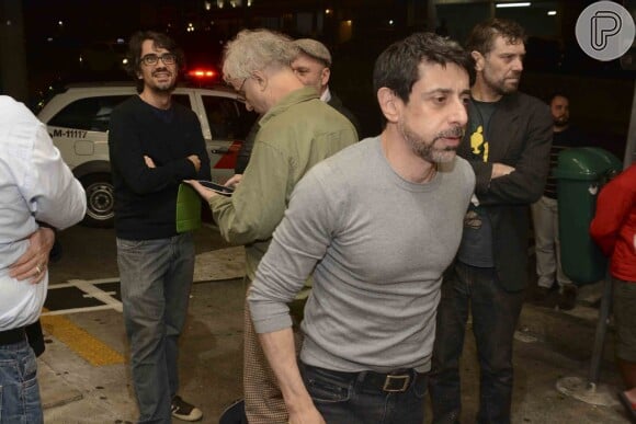 Cassio Scapin também se despediu do ator e diretor Antonio Abujamra em velório em São Paulo