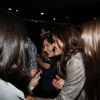 Bruna Marquezine e Sasha Meneghel se reencontram em show do cantor Ed Sheerem, no Rio, e curtem apresentação com amigas
